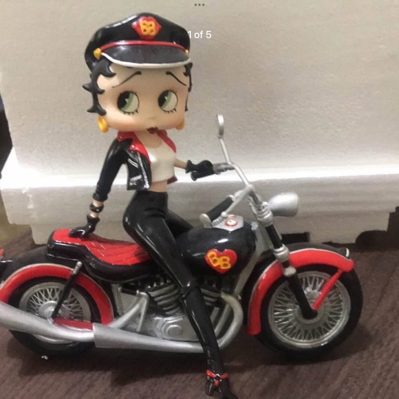 BETTY BOOP BIKER BETTY MOTORCYCLE PORCELAIN DOLL THE DANBURY MINT